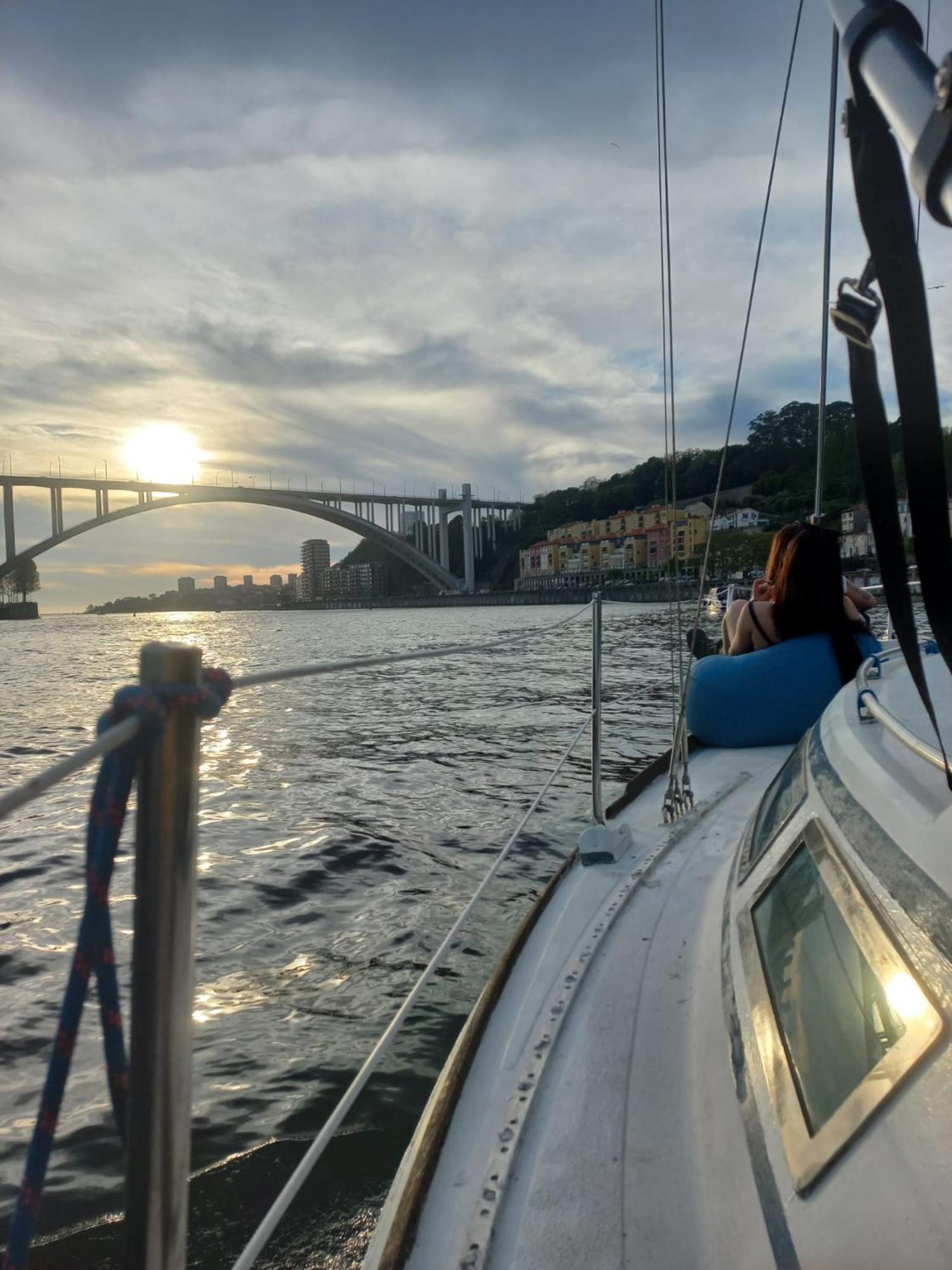 Navegar No Douro - Navegacao E Turismo Unipessoal, Lda Hotel Вила Нова ди Гая Екстериор снимка