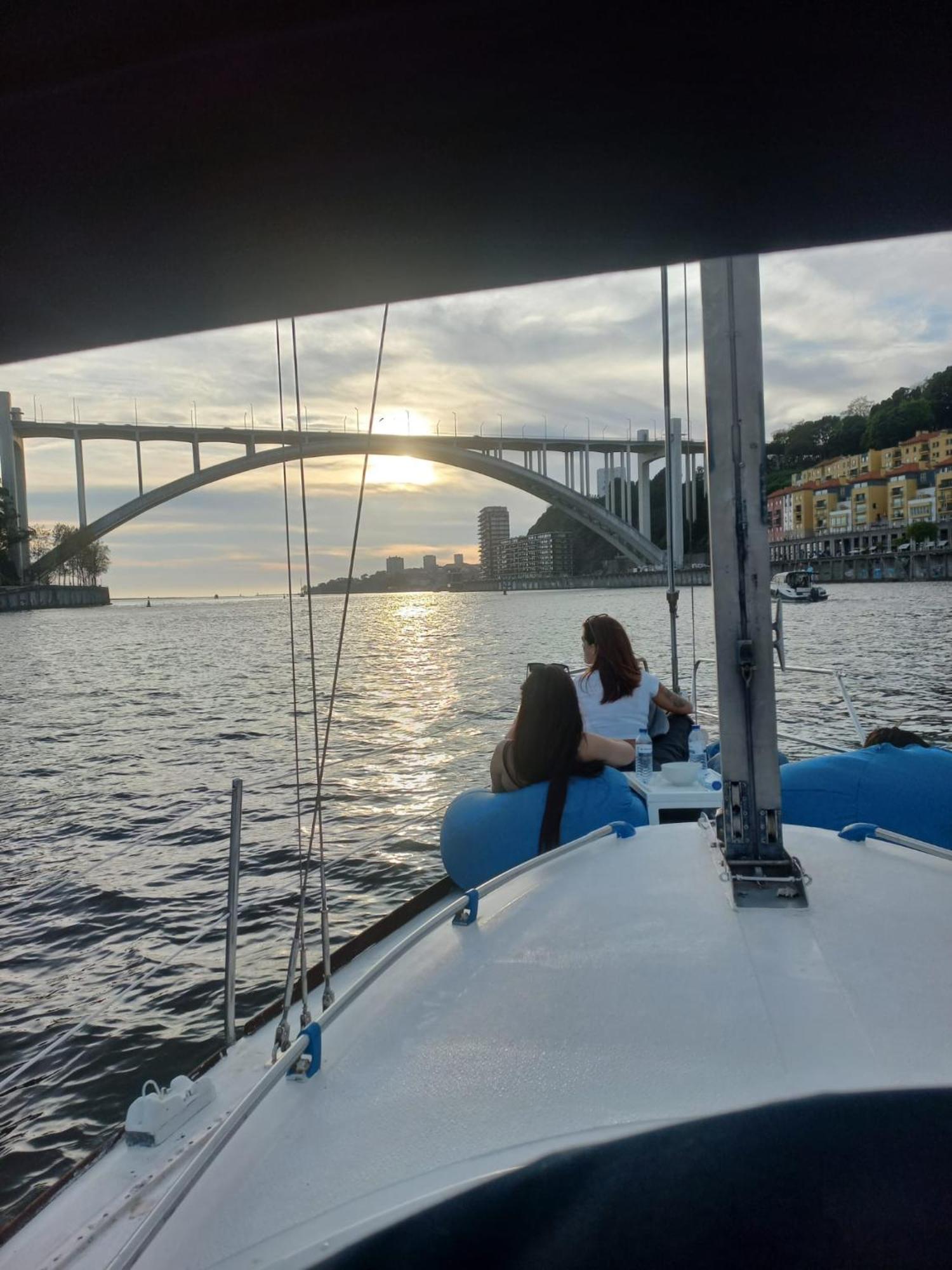 Navegar No Douro - Navegacao E Turismo Unipessoal, Lda Hotel Вила Нова ди Гая Екстериор снимка